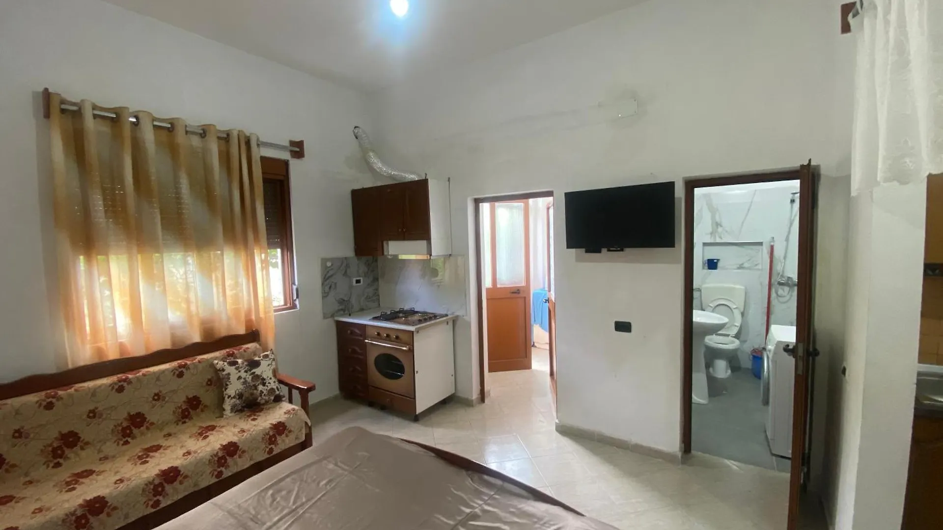 Mehmetaj'S Guest House Durres 0*,  Albania